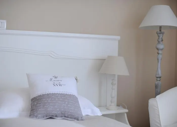 Pension de Famille Tinel Rooms Old City Center